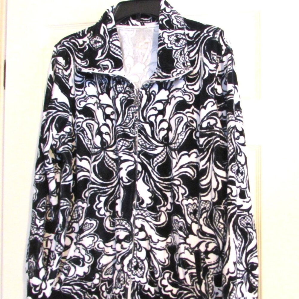 ACTIVOLOGY Velour Black & White Zip-Up–The-Front Jacket Size 1X